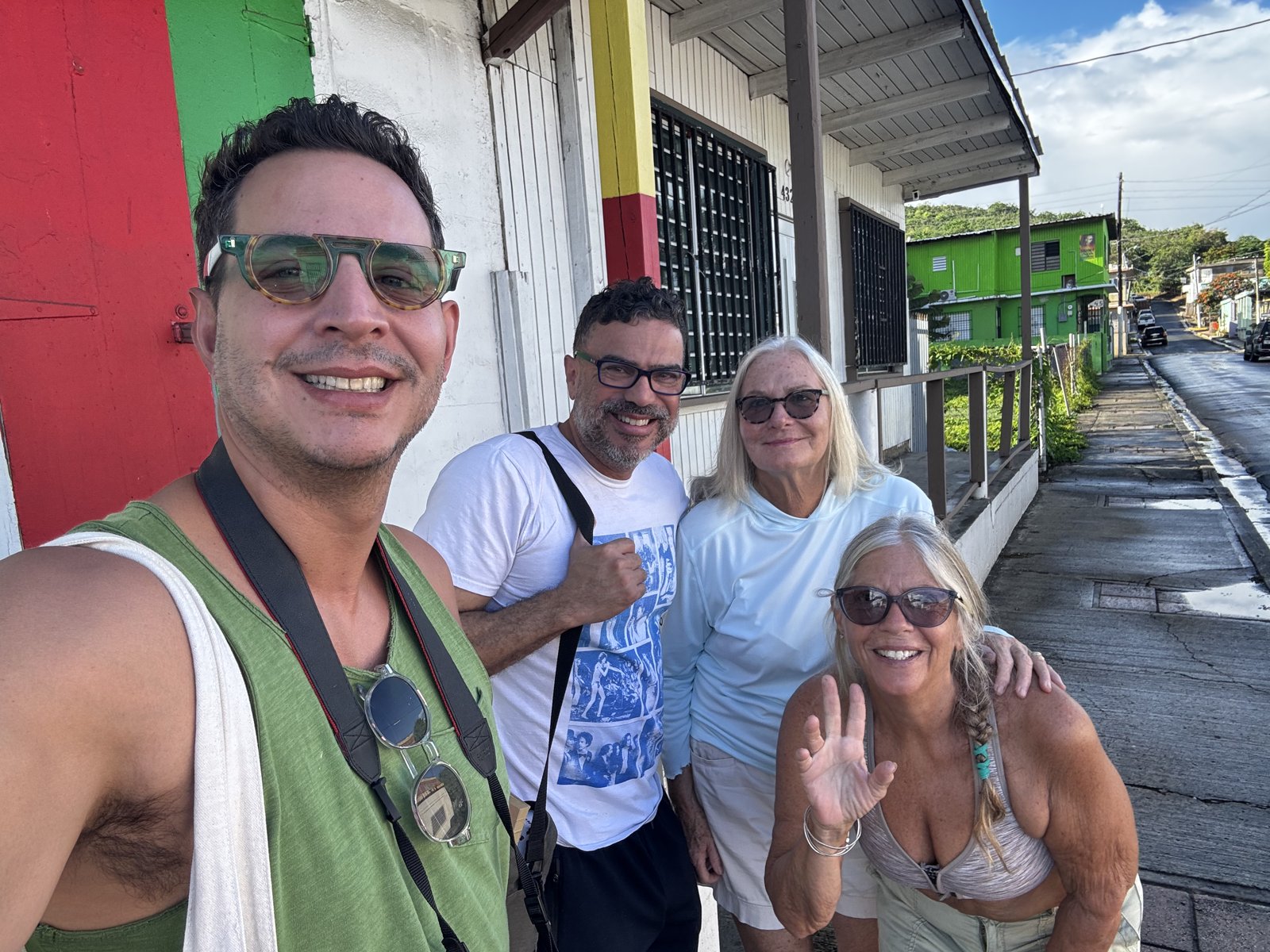 Un encuentro entre participantes de Vieques en Plein Air.